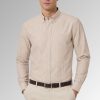 Koszula męska Oxford Weave w paski, bawełniana, Classic Fit kolor beżowy przód na modelu