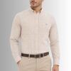 Koszula męska Linen Luxe w kratkę button-down Comfort Fit kolor beżowy przód na modelu