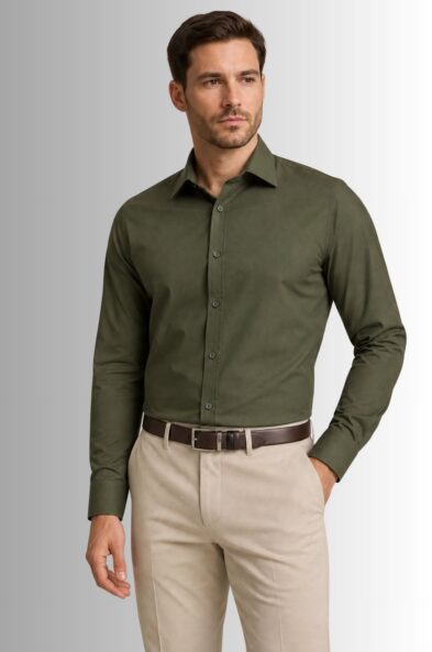 Koszula męska Ciro elegancka koszula z miękkiego materiału Classic Fit na modelu front kolor khaki